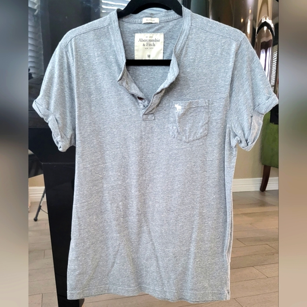 Abercrombie t-shirt